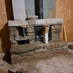 gemauerter kamin für gemütliche Hüttenabende